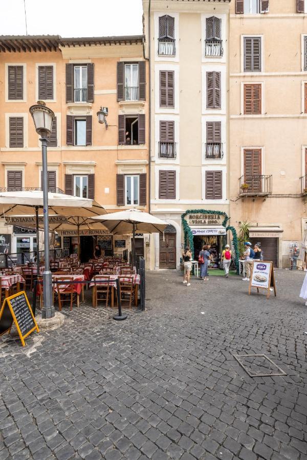 Modern Apartment In Campo De Fiori Rome Exterior photo